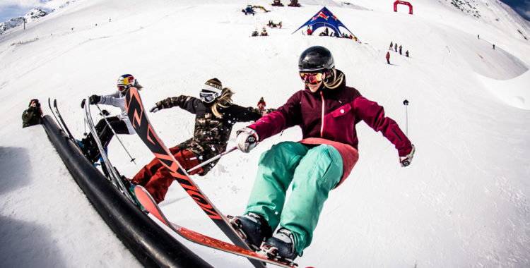 Tjejerna kör i år på samma slott som herrarna.