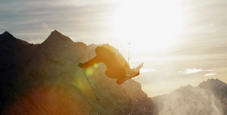 Johan Jonsson grabbar tag i eftermiddagssolen i Hasliberg. 	