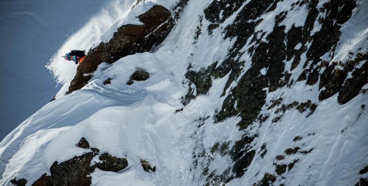 16 åkare från FWQ-touren flyttas upp till Freeride World Tour nästa år. 