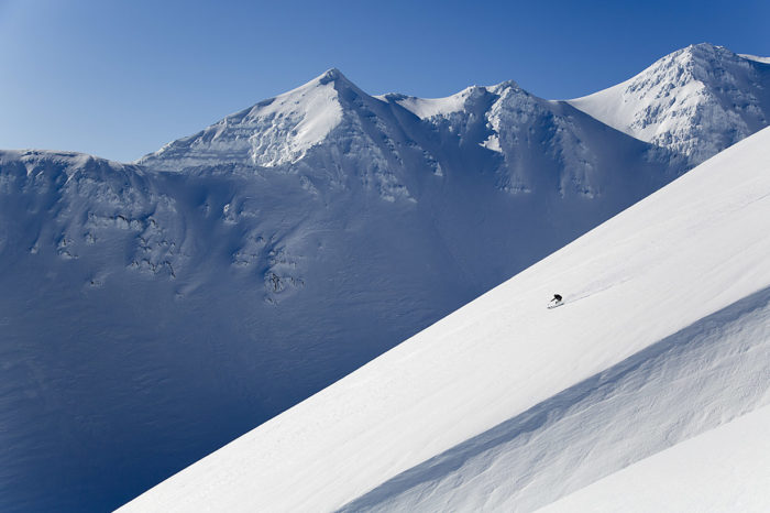 Fredrik Andersson prövar farten i Islands stora vinterlandskap. 
