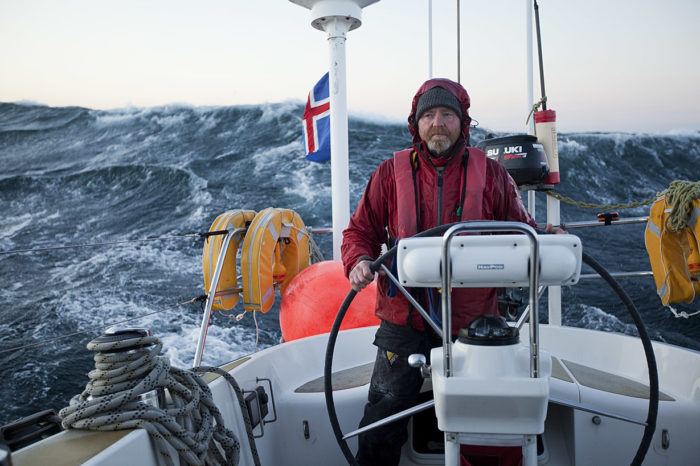 Resan till Jan Mayen bjuder inte på några vulkanutbrott men väl en fruktansvärd seglats.