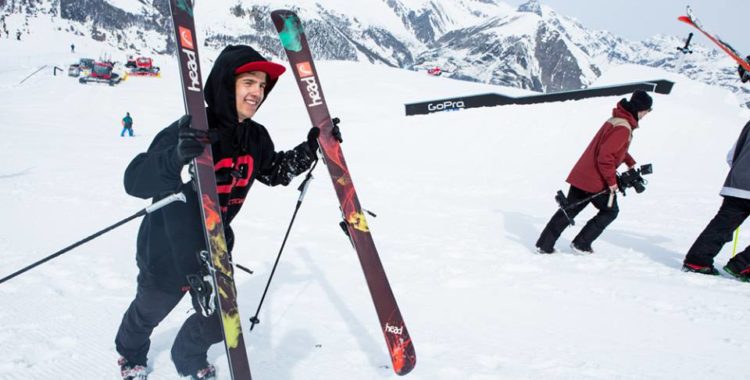 Jesper Tjäder verkar gilla den kreativa miljön i Nine Knights.