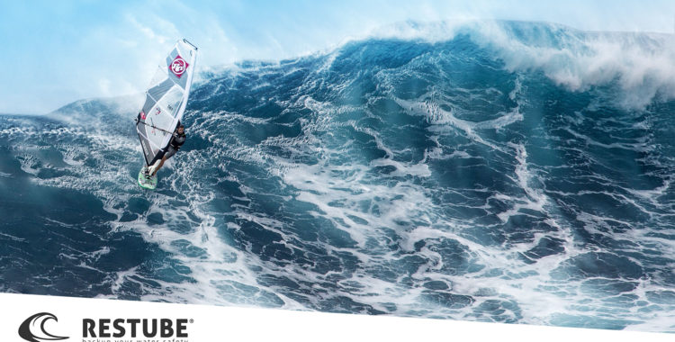 Restube är flytkorven som kan rädda ditt liv när du ställt till det i vågorna.
