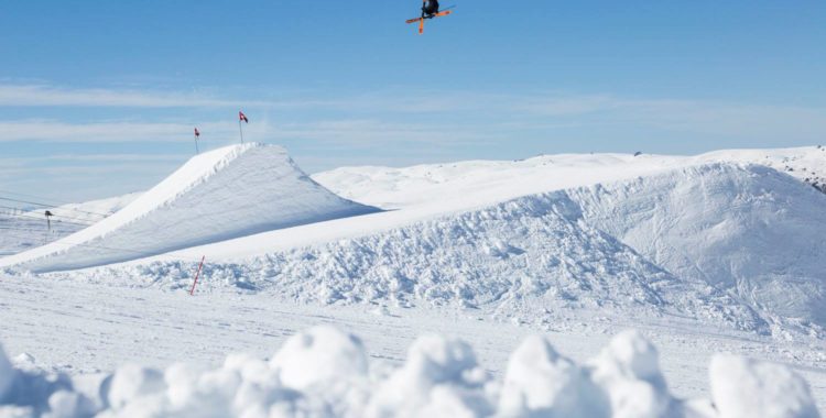 James Woods testar slopestylebanan i Cardrona.