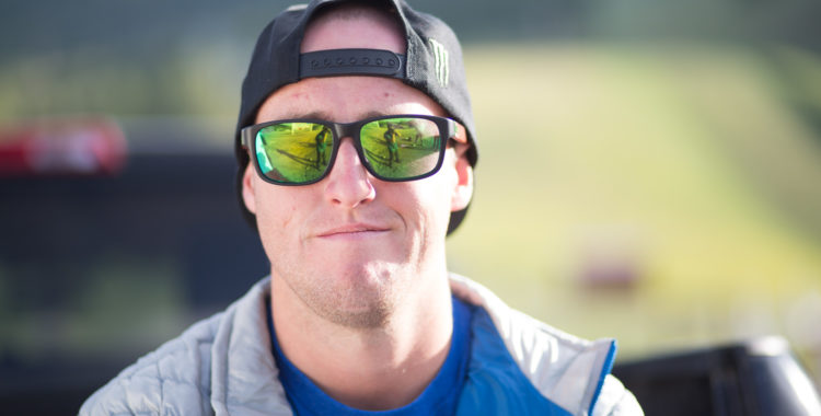 Tom Wallisch skyddar numera gluggarna och kokosnöten med Shred