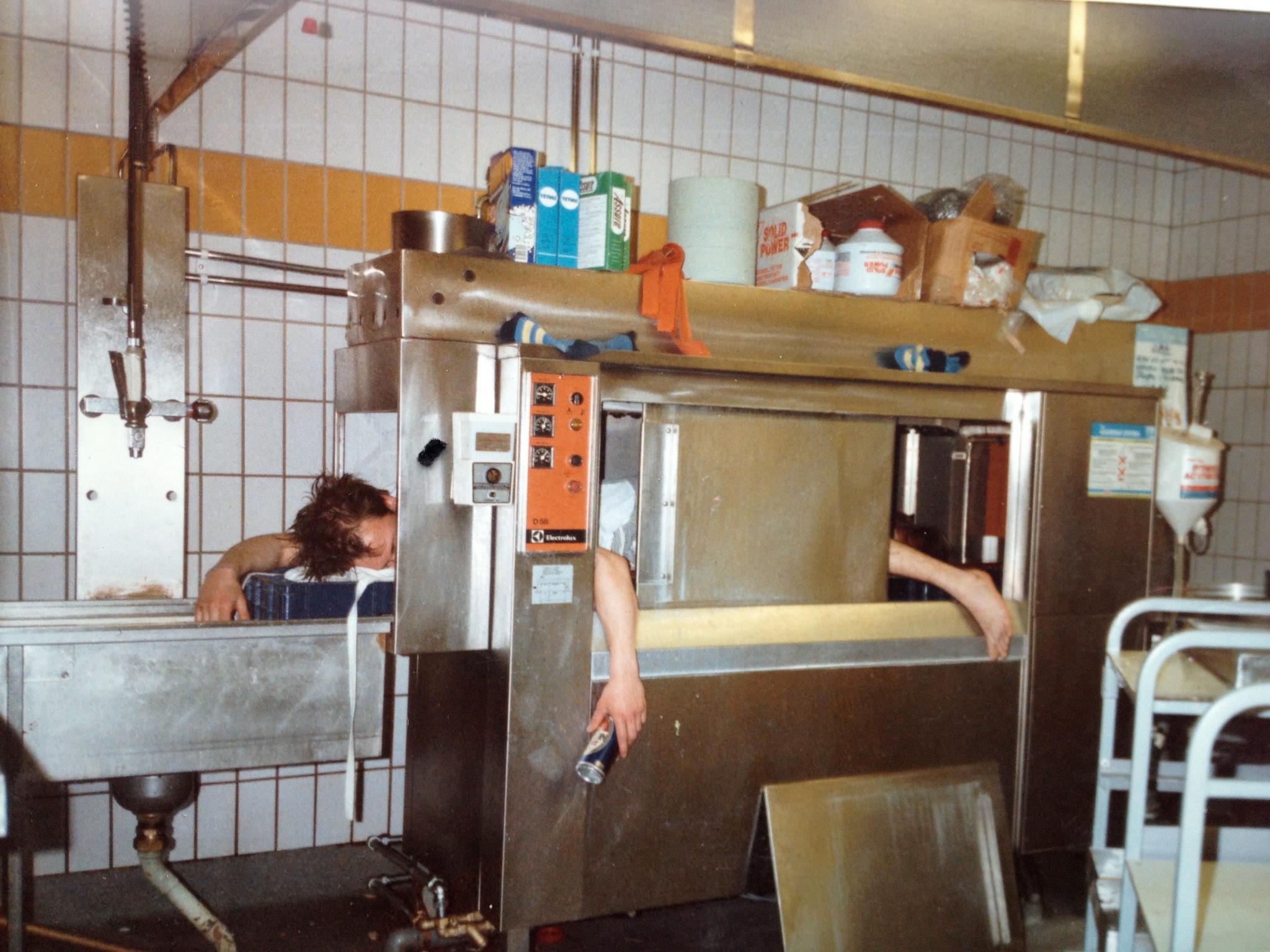 För ibland måste man bara tvätta sig mitt under discot, och ibland mitt i disken