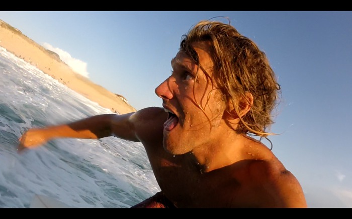 Sakka brah! Wille på väg in i "green room" i Hossegor