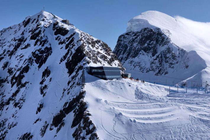 Klein Matterhorn, högst liftburen skidåkning i Europa.