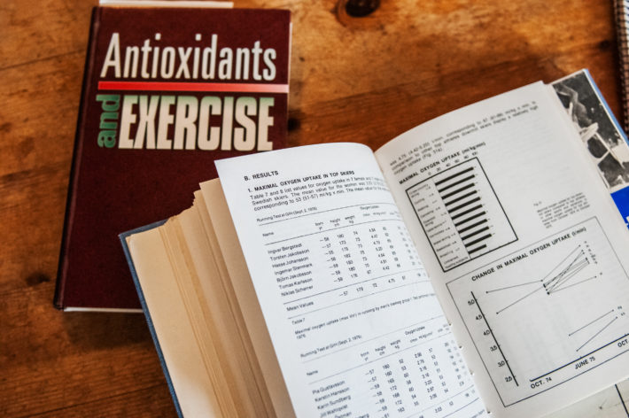 Jan Karlsson har skrivit och publicerat flera böcker inom de områden han forskat kring. Denna mätning visar på Ingmar Stenmarks ypperliga lungkapacitet