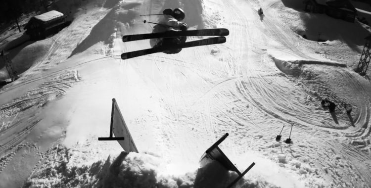 Andreas Håtveit hemma på bakgården i Sudndalen.