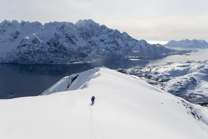 Snösäker vill inte få dig att sluta åka puder. Bara hitta den på ett säkert sätt