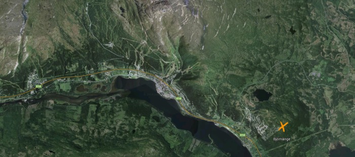 Vid det orange krysset på kartan bygger Zlatan hus.