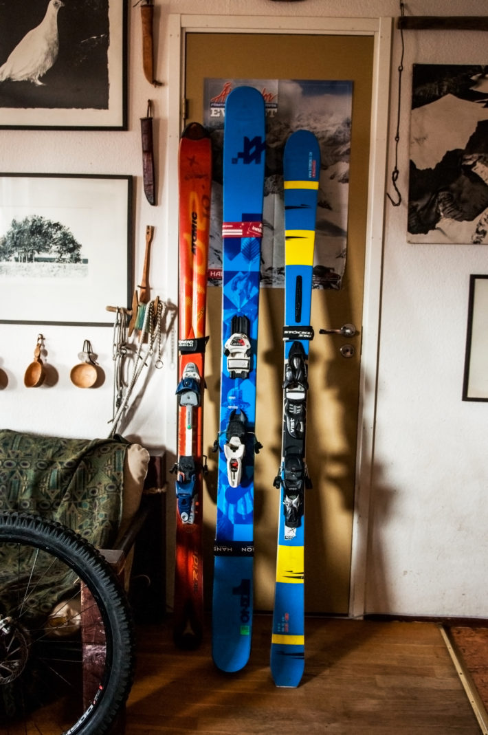 Det finns inga dåliga väderförhållanden…det finns skidor för alla conditions. Professorn visar sina ”käraste” lagg