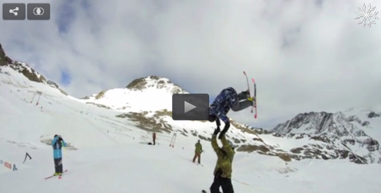 Johan Berg och Aleksander Aurdal demonstrerar vänskap på en platå i Stubai