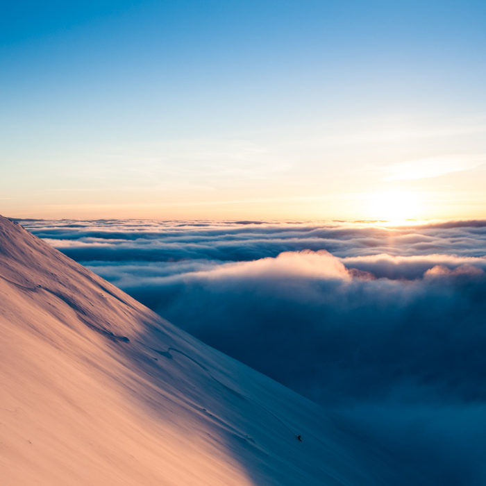 Mattias Skantz utnyttjar det sista dagsljuset till fullo.