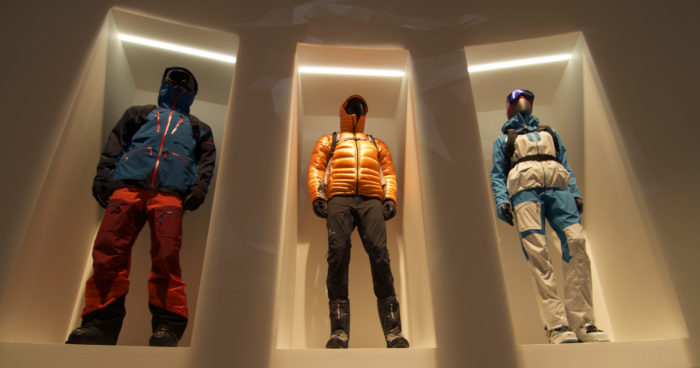 Från vänster: Heli Vertical Jacket - Heli Vertical Pant, Black Light Down Jacket - Black Light Softshell Pant - Black Light Gaiter, W Tour Jacket - W Tour Pant
