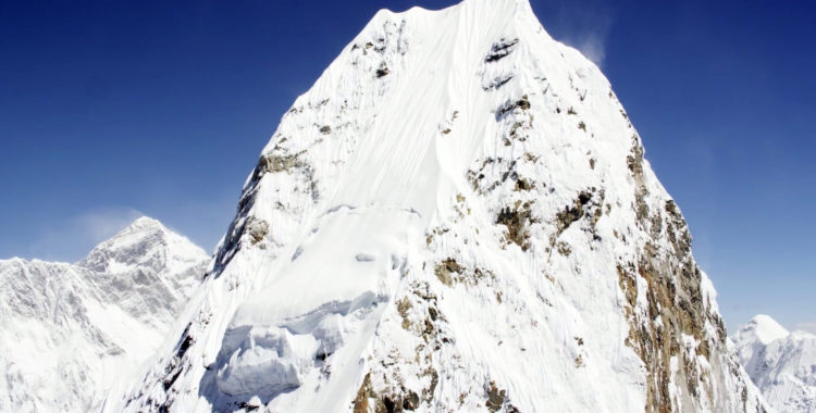Snöns boning filmat från 6000 meters höjd