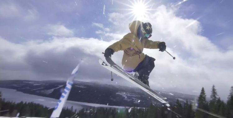 Joss Christensen tar en flygtur i Bräcke.