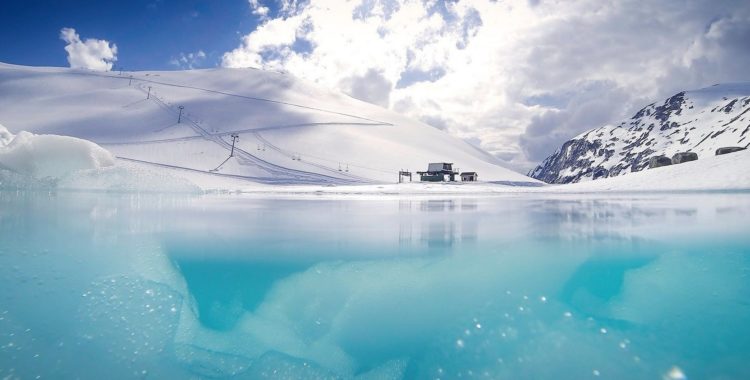 Mycket snö och öppning till helgen