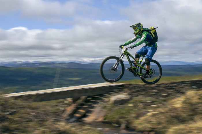 Fullt ös utför olymiaplatån