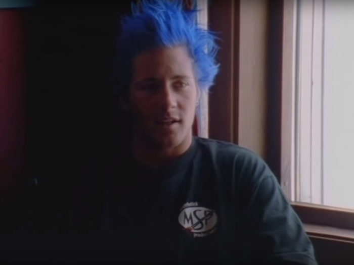 Det blåa penntrollet med de omänskligt höga klipphoppen.