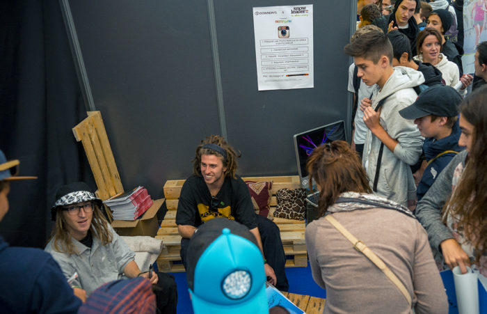 Casabon och Harlaut signerar på mässan i anslutning till biografen