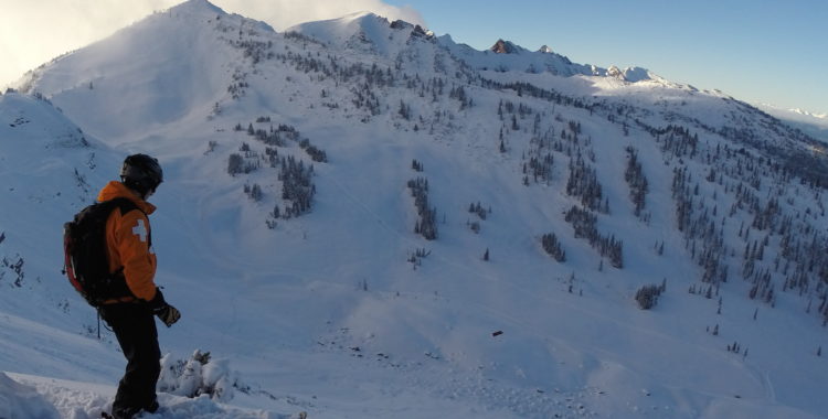 Pudrat vacker i Kicking Horse och mer på väg