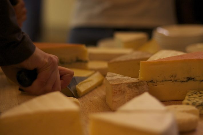 Smakrika franska ostar finns det gott om hos UCPA