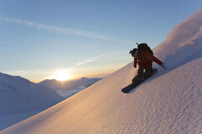 Furberg sveper enkelt ner för berget med sitt eget namn under fötterna