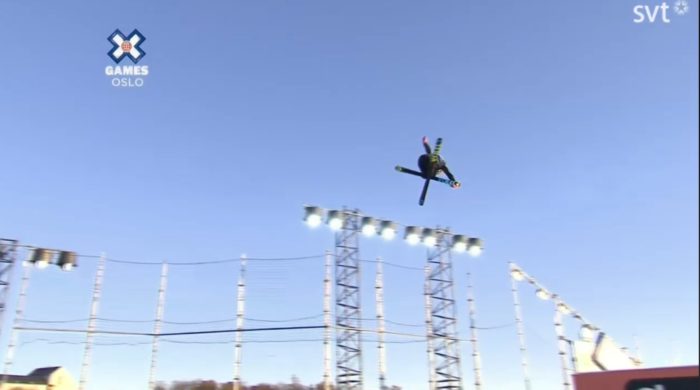 Emma Dahlström mid air i en switch 720