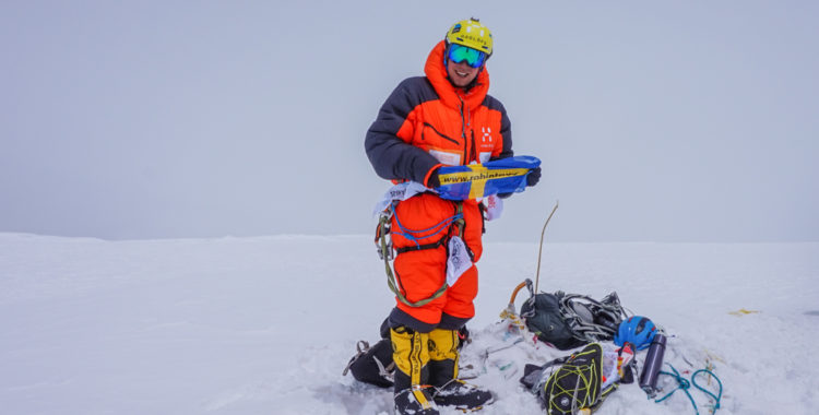 Robin Trygg på toppen av Cho Oyu