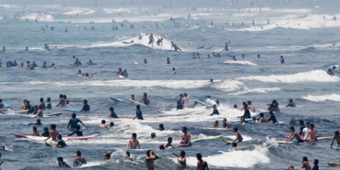 Såhär kan det se ut en helt vanlig dag på stranden utanför Tokyo, en utveckling många surfare fruktar.