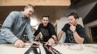 En ny skida blir till