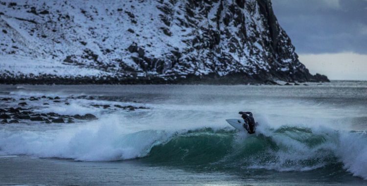 Ny värmande linje med prylar för Kung Bore-härjade nordiska surfbreaks. 