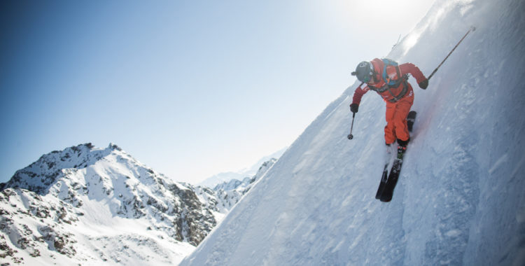 Jaclyn Paaso på väg nedför Bec des Rosses finalen FWT 2017.