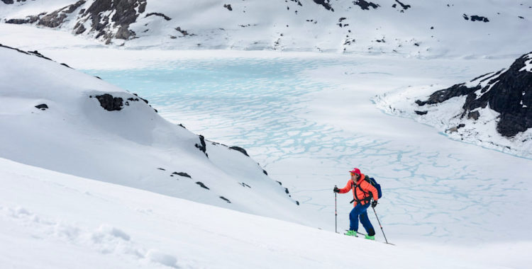 Ut på tur, Wille Lindberg går med stighudar på Folgefonna.