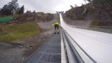 Världens största hoppbacke som försäsongsträning