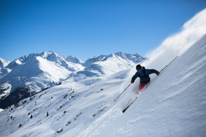 Anders Wingqvist passar på att spruta lite Pulverschnee am Arlberg.