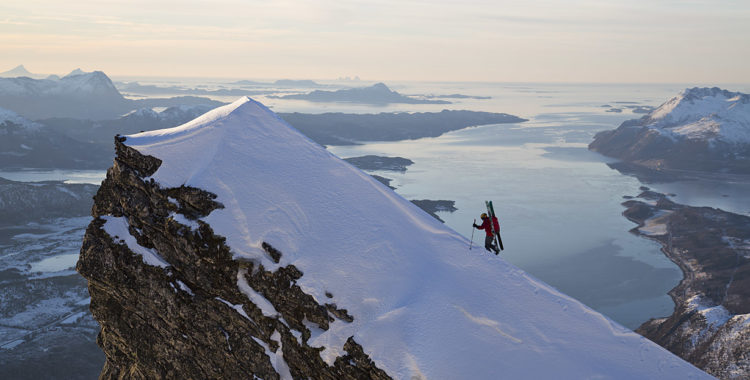 Glomfjord i Nordnorge har både toppturer och ett litet skidsystem.