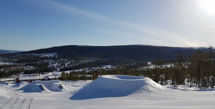 Vad får vi se på snökratern under Stöten Slope N Style på lördag?