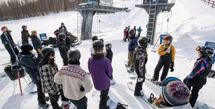 Utvecklingscampet för brädtjejer gick för andra året i Svanstein.
