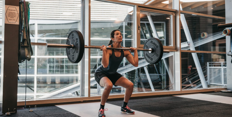 Frivändning med stöt stärker stora delar av musklerna i kroppen.