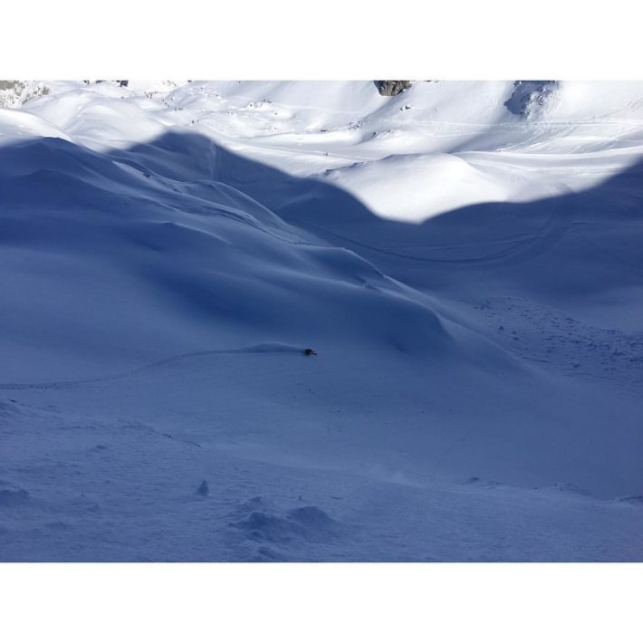 Jana Lindqvist åker skidor i St. Anton, Österrike.