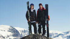 Bröderna Regnér pumpar nytt liv i sin videoserie DYBS