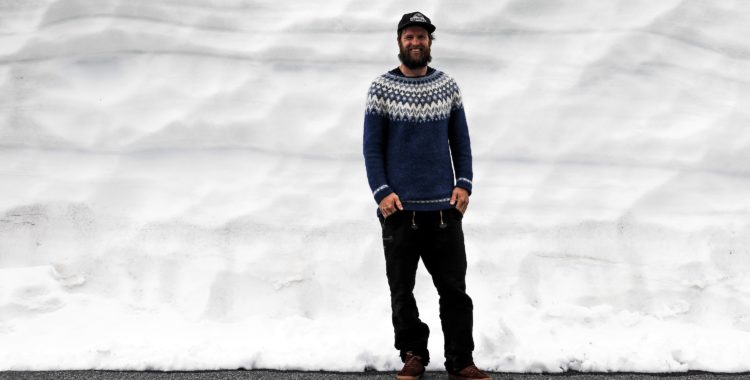 Jon Långström, ett välbekant ansikte för många i Stryn, som menar att snövallarna är höga i år med att de var dubbelt så höga för tio år sedan.