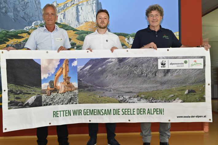 Initiativtagare till presskonferensen i Alpine Club House.