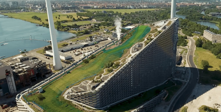 Danmarks konstbacke i Köpenhamn öppnade i fredags. 