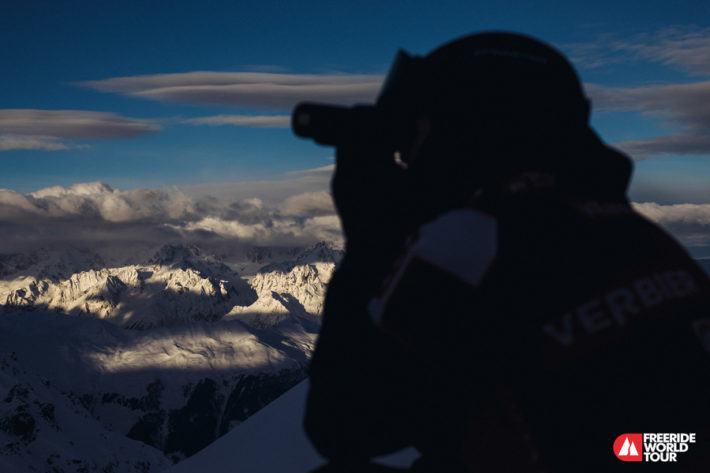Reine kikar ut över bergen i Verbier.