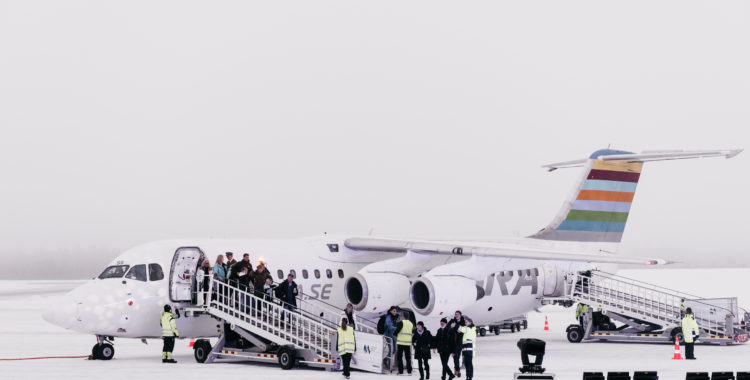 Ett fullsatt flygplan från Malmö blev det första någonsin att landa på den nya flygplatsen i Sälen.