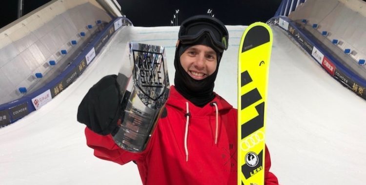 Jesper Tjäder tog bronspeng i Kina, under Big Air-tävlingen Air & Style som ingår i världscupen.